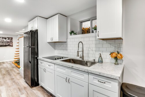 14 Mi to Central Park: Chic Mt Vernon Retreat