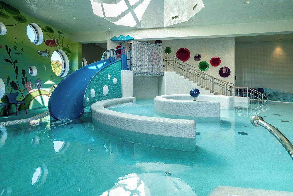 10 kapalı yüzme havuzu, açık yüzme havuzu 