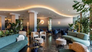 3 bar/lounge, bar piano dan bar olahraga