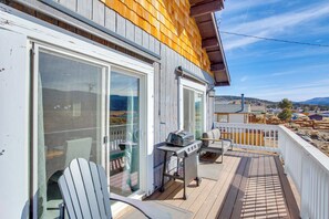 Interior - 9 Mi to Bear Mountain: Family Getaway w/ Game Room (Big Bear City)