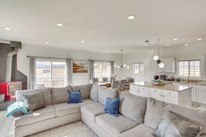 TV, fireplace, iPod dock - 9 Mi to Bear Mountain: Family Getaway w/ Game Room (Big Bear City)