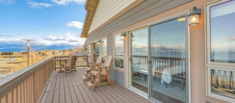Walk to Flathead Lake: Polson Home w/ Balcony