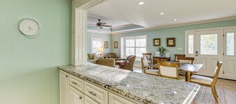 3 Mi to Downtown Tyler: Home w/ Fenced Yard!