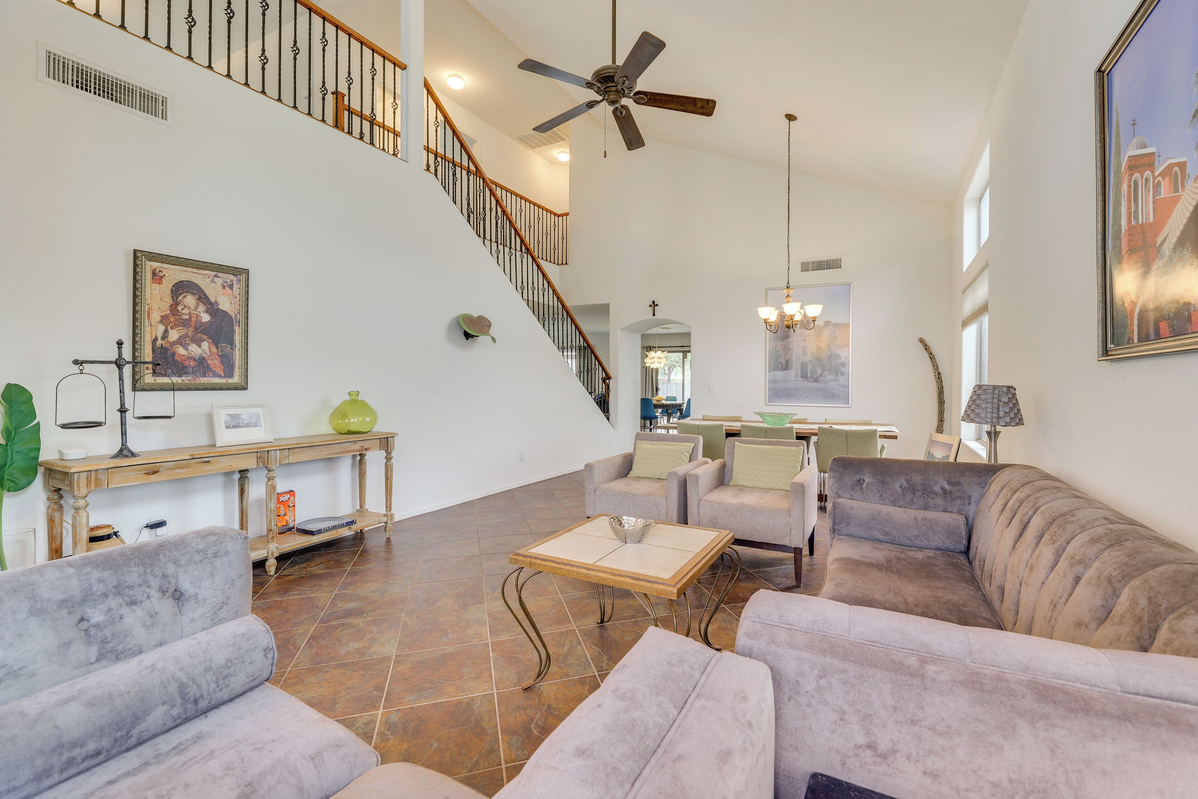 House (4 Bedrooms) | Interior