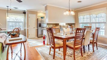 Rumah (5 Bedrooms) | Interior