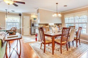 House (5 Bedrooms) | Interior