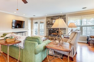 House (5 Bedrooms) | Interior