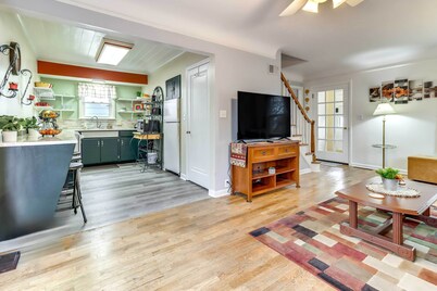 Walk to Adrian College: Family Home in Michigan