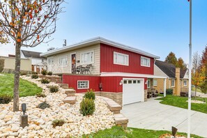 Apartment (1 Bedroom) | Interior - 20 Mi to Pittsburgh: Natrona Heights Apt (Natrona Heights)
