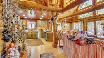 House (3 Bedrooms) | Interior