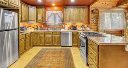 Family-friendly Cabin w/ Fire Pit in Forest Lakes