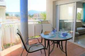 Outdoor dining - Flat with canal views and communal swimming pool AV 20 (Rosas / Roses)