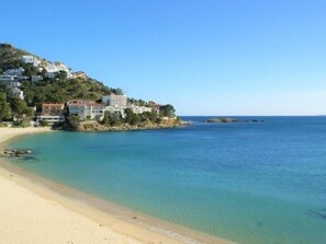 Beach - Flat with canal views and communal swimming pool AV 20 (Rosas / Roses)