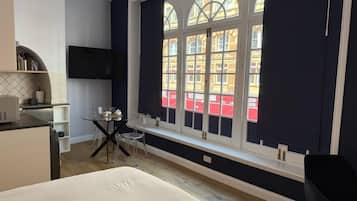 Estúdio urbano | Opções para refeição no quarto