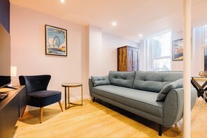 Estúdio família | Área de estar | Smart TV