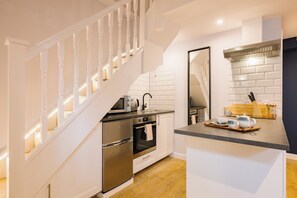 Estúdio família | Cozinha privada | Frigobar, micro-ondas, torradeira