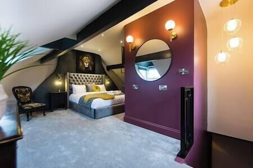 Craven by Casa Del Artista - Large 4 Bedroomed House with Patio - Skipton