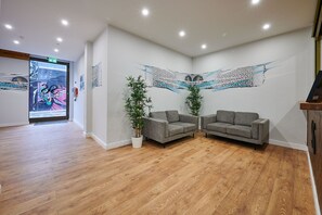 Studio, Accessible | Internet