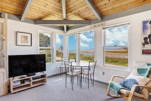 TV, offices - Nature Lover's Paradise | Steps to Beach | Dogs OK (Bodega Bay)