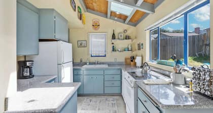 Nature Lover's Paradise | Steps to Beach | Dogs OK