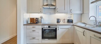 Host Stay Jubilee Close