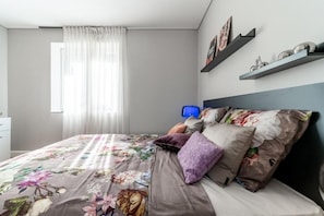 Apartamento (2 Bedrooms) | 2 quartos, ferros/tábuas de passar roupa, roupa de cama