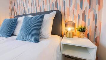 2 bedrooms, iron/ironing board, WiFi, bed sheets