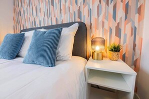 2 bedrooms, iron/ironing board, WiFi, bed sheets