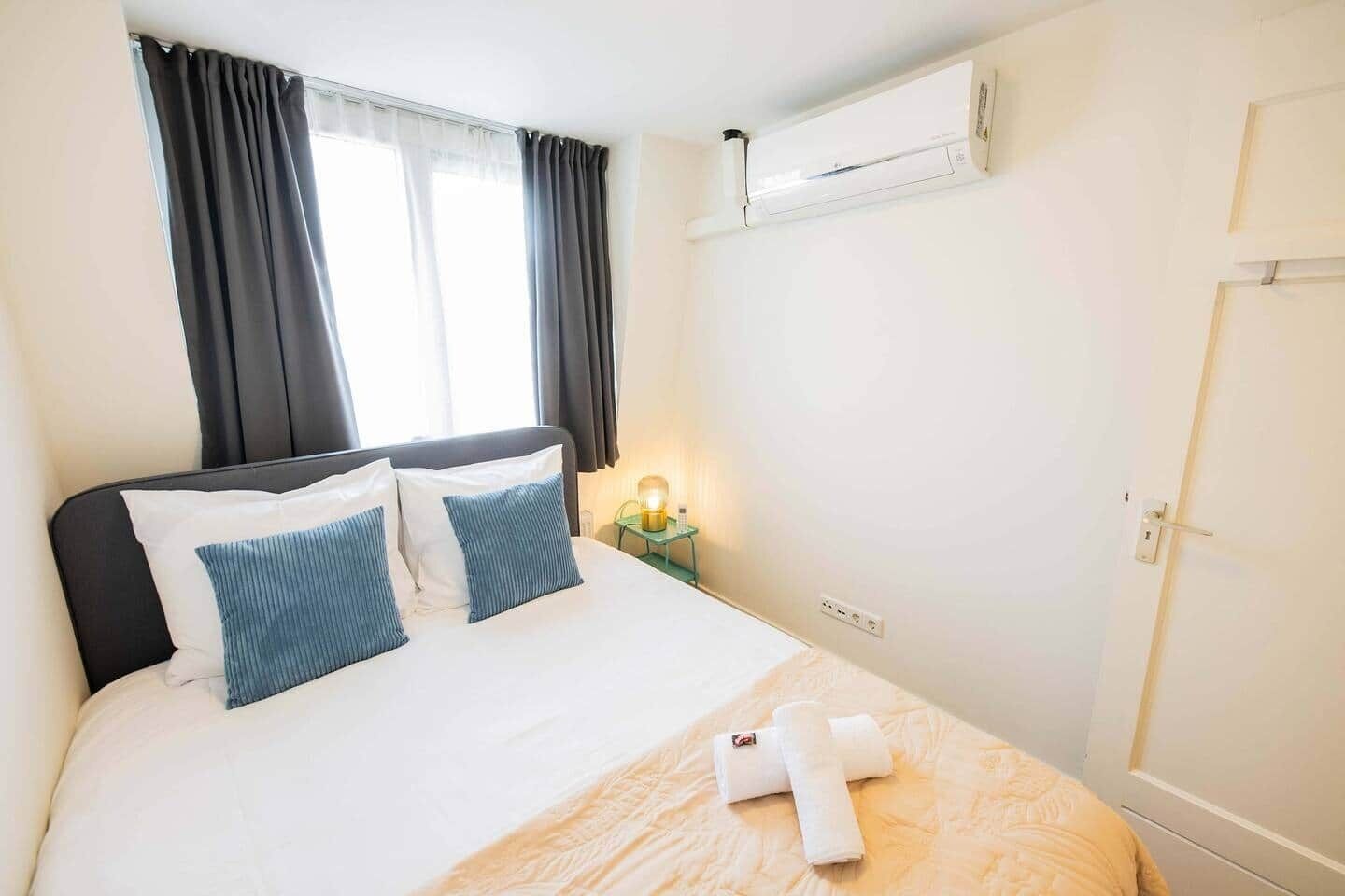 2 室のベッドルーム、アイロン / アイロン台、WiFi、ベッドシーツ
