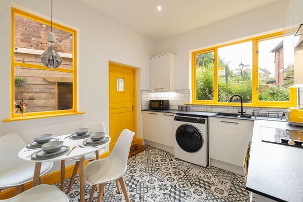 House | 2 bedrooms - Host Stay Temple Gardens (Lincoln)