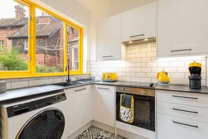 House | 2 bedrooms - Host Stay Temple Gardens (Lincoln)