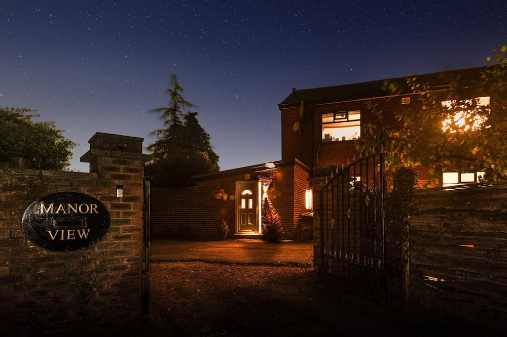 Host Stay Pied-a-terre at Manor View - Holcombe