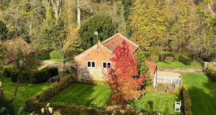 Host Stay Boathouse Barn