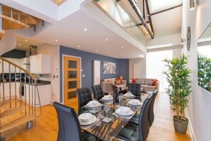 單棟房屋 | 3 間睡房、書桌