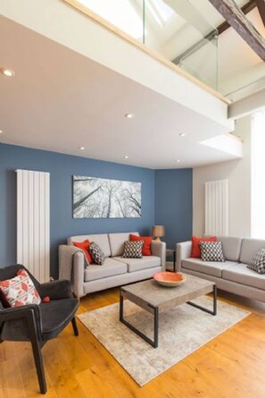 Rumah | 3 kamar tidur dan meja kerja