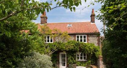 Host Stay Marlpit Cottage