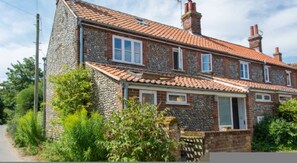 Apartment | 3 bedrooms - Host Stay Marlpit Cottage (Holt)