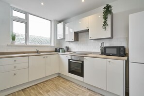 House | 4 bedrooms, desk - Host Stay Bristol Property (Bristol)
