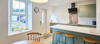 Host Stay Cheviot Street