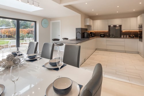 Host Stay High Gables