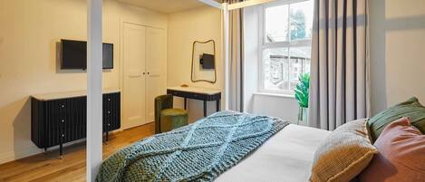 Ferienhaus | 4 Schlafzimmer, Schreibtisch