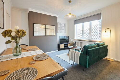 Host Stay Joffre Avenue