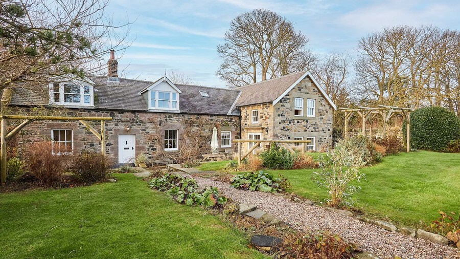 Host Stay Newton Cottage