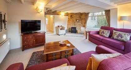 Host Stay Ailsa Cottage