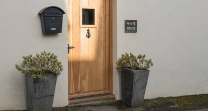 Host Stay White House