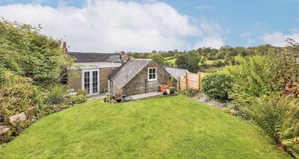 Host Stay Westbury Cottage