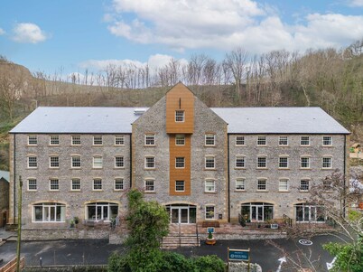 호스트 스테이 록 밀 42, 미들턴