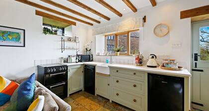 Host Stay Little Barn - Upper Hulme