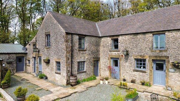 House | 13 bedrooms - Host Stay Exclusive Use Moor Grange Farm 13 Bedrooms (Buxton)