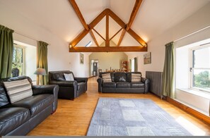 House | 13 bedrooms - Host Stay Exclusive Use Moor Grange Farm 13 Bedrooms (Buxton)